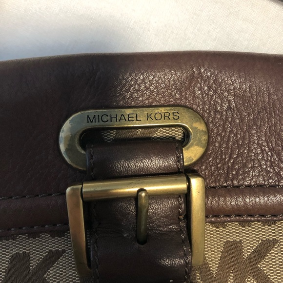 Michael Kors, beautiful cute little bag, brown leather, and canvas supper cute - Picture 7 of 11